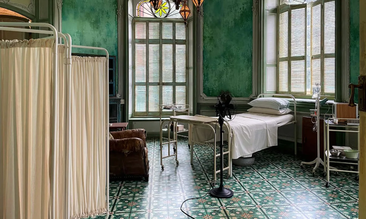 Custom Cuban flooring — Havana — Killing Eve S4